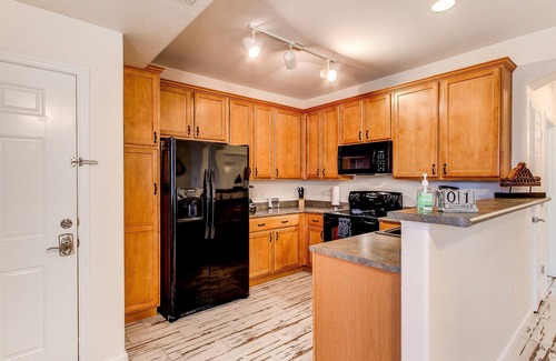 Aurora Condo | Centrally located Condo on the main floor in Centennial/Parker Area