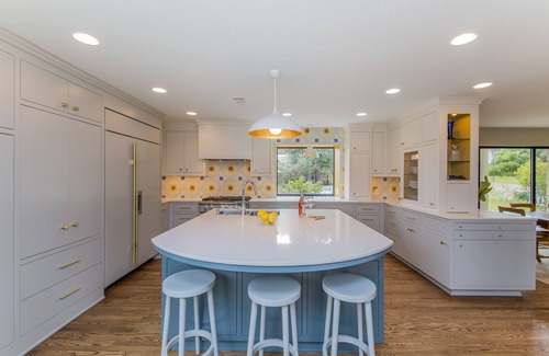 Barton Hills House | Centrally located| Downtown | Private Pool | 5 Bed./4 Bath