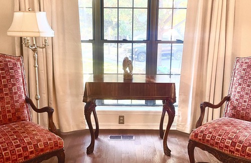 South Tulsa House | Centrally Located, La Bella , is a well appointed home in a quiet neighborhood