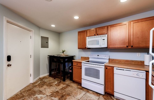 Clifton Heights House | Centrally located lovely 1 BR home w/free parking