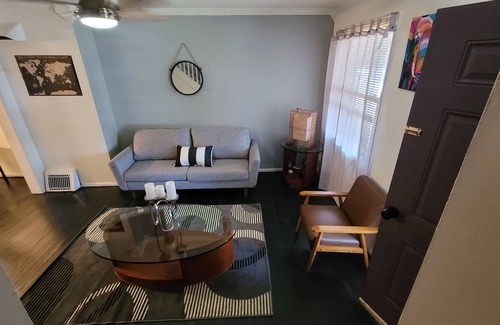 Brooklyn House | Centrally located townhome