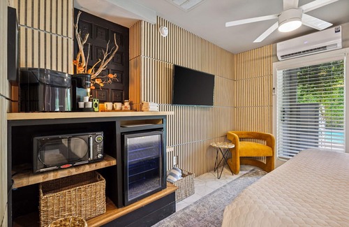 Tahquitz River Estates Hotel | Centrally Located - Desert Zen