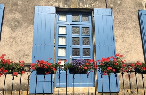 Monpazier House | Centre of beautiful Monpazier with pool - One Bedroom ground floor