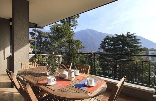 Cernobbio Apartment | Cernobbio Park apartment overlooking Lake Como