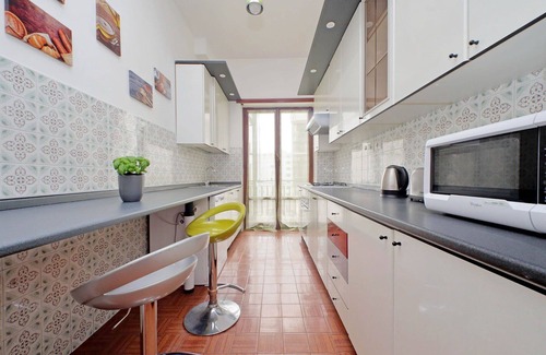 San Giovanni Apartment | Cerreto Di Spoleto, Spacious, Comfortable & Bright 4 Br Flat By Halldis