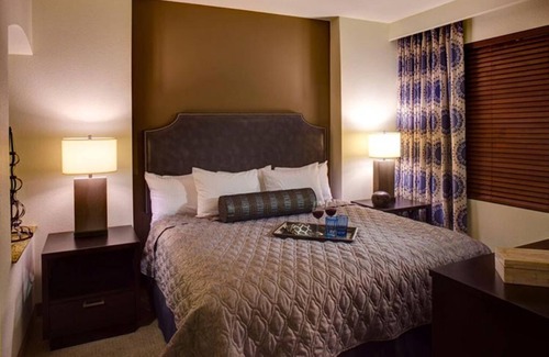 Enterprise Resort | CES - Resort condo for 4 or 8 guests in 2 units , FREE WiFi, FREE pkg