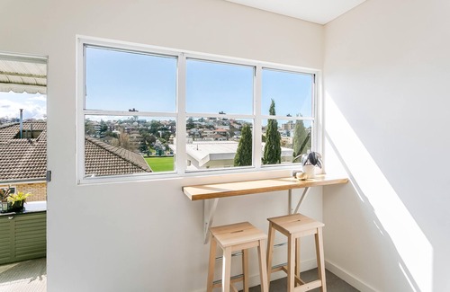Coogee Apartment | CG226 Coogee Bay Road, Coogee - Cozy Furnished Apartment Steps from Coogee Beach Cafes
