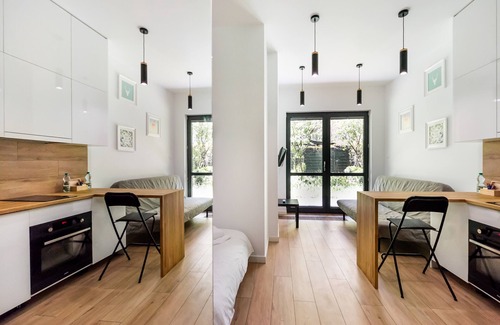 Mirow Apartment | Chłodna Square Studio
