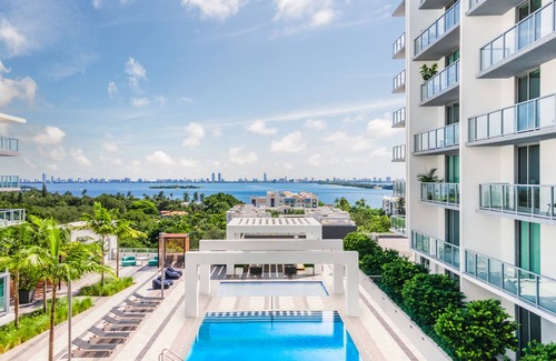 Edgewater Apartment | CH902 DESIGN DISTRICT, LUXURY PARADISE