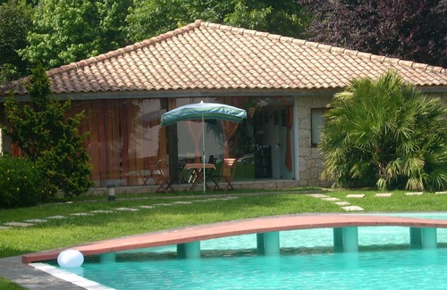Santa Maria da Feira Ski Chalet | Charming chalet with private pool and around to beaches