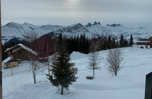 La Toussuire Ski Chalet | Chalet 'La Suite Du Skilodge' with Balcony and Wi-Fi