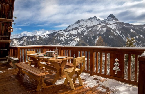 Pra Loup Ski Chalet | Chalet 10/12p in Pra-Loup 1580 -120m from cable car