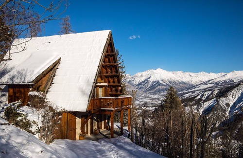 Pra Loup Ski Chalet | Chalet 10/12p in Pra-Loup 1580 -120m from cable car