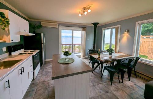 Cap-Saint-Ignace Ski Chalet | Chalet #13 Waterfront with Spa Fireplace Wifi & AC