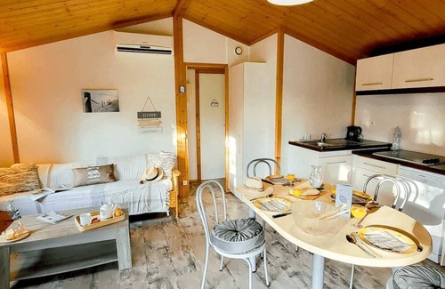 Saint-Denis-d'Oleron Ski Chalet | Chalet 2 étoiles - Piscine - eebbi0