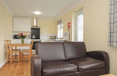Brixham Cottage | CHALET 2 AT LANDSCOVE HOLIDAY PARK, with pool in Brixham