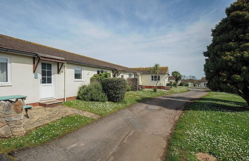 Brixham Cottage | CHALET 2 AT LANDSCOVE HOLIDAY PARK, with pool in Brixham