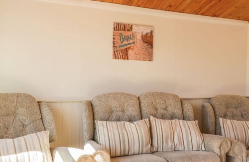 Padstow Ski Chalet | CHALET 209, family friendly, with a garden in St Merryn