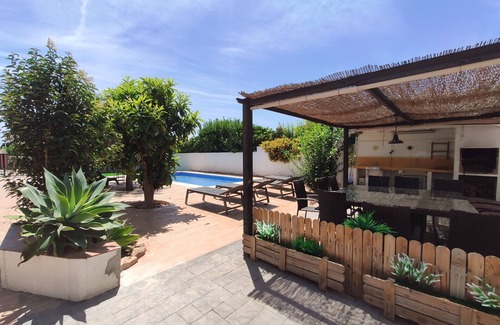 Roda de Bara Ski Chalet | Chalet 8 min from the beach by car, swimming pool, wifi, BBQ