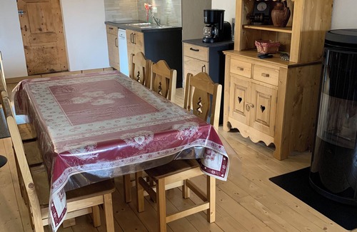 La Giettaz Apartment | Chalet accommodation for up to 6 people, various snow activities, Savoie gastronomy
