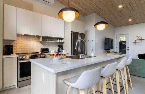 Baie-St-Paul Ski Chalet | Chalet Alpaga 21: Summer Spa & Mountain Escape