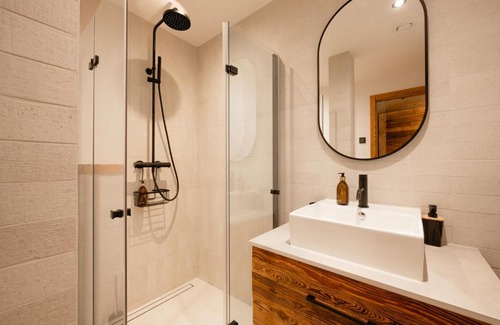 Chamonix City Centre Ski Chalet | Chalet Angel - Chamonix