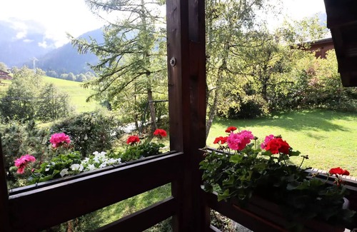 Beaufort Ski Chalet | Chalet - Architect cabin. Six people in the Planay. Quiet, spacious. 2 bedrooms