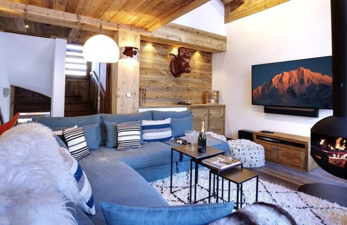 Le Raffort Ski Chalet | Chalet, balcony, fireplace or stove, parking, tv, ski locker, 175m², Méribel