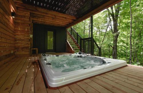 Pont-Rouge Ski Chalet | Chalet Bellevue Luxe avec Spa et local à velo