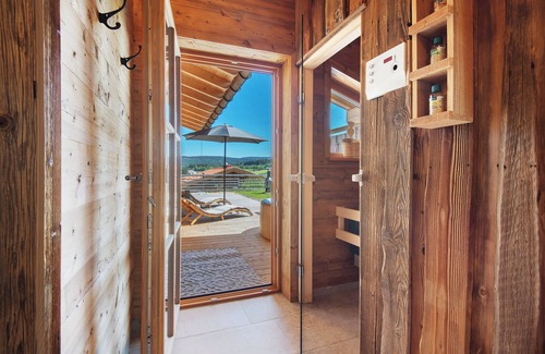 Freyung Ski Chalet | Chalet 'Bergchalet 1' with Private Pool, Private Terrace and Wi-Fi