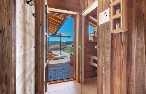 Freyung Ski Chalet | Chalet 'Bergchalet 2' with Private Pool, Private Terrace and Wi-Fi