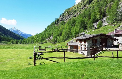 Vezza d'Oglio Ski Chalet | Chalet Bramito in the heart of the Stelvio National Park
