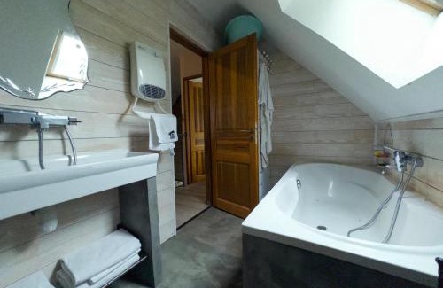 Marigny l'Eglise Ski Chalet | Chalet chaleureux à Marigny-l'Église avec vue sur lac et montagne