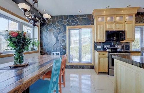 Pincourt Ski Chalet | Chalet Chaleureux Sur Le Bord De L'eau Naviguable