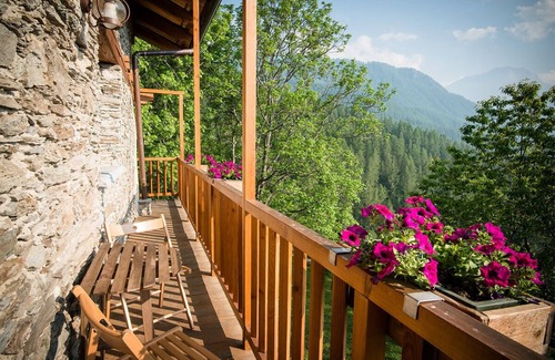 Marmora Ski Chalet | Chalet 'Civico 9' with Mountain View, Shared Garden and Wi-Fi