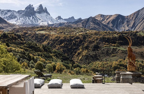 Albiez-Montrond Ski Chalet | Chalet D'albiez with Mountain View, Private Terrace and Wi-Fi