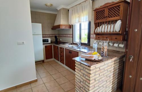 Conil de la Frontera House | Chalet de dos plantas con jardín, solo familias y parejas