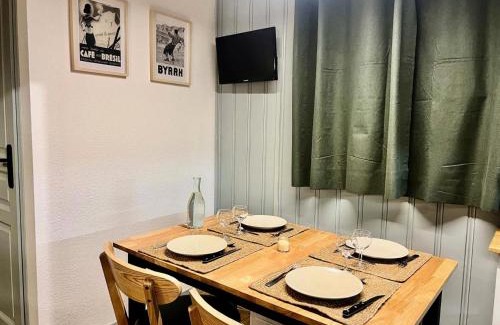Valloire Apartment | Chalet De L'arvette - 2 pièces cabine 4 personnes exposé Nord-Ouest MAE-3694