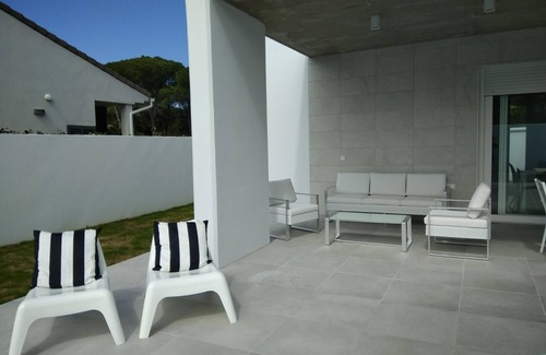 Los Gallos-Cerromolino Ski Chalet | CHALET ARRILUZE 2 KM FROM THE BARROSA BEACH