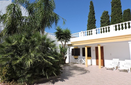 Conil de la Frontera Cottage | Chalet for 14 people at 900 meters from the beach in the Dehesa de Roche in Conil