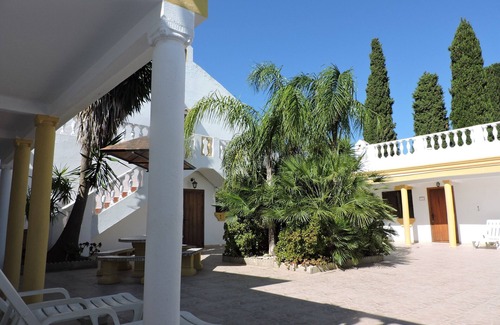 Conil de la Frontera Cottage | Chalet for 14 people at 900 meters from the beach in the Dehesa de Roche in Conil
