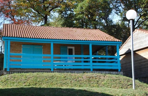 Blavignac Ski Chalet | Chalet "Fougère Pour 6 Prix Weekend" with Mountain View, Shared Pool & Wi-Fi