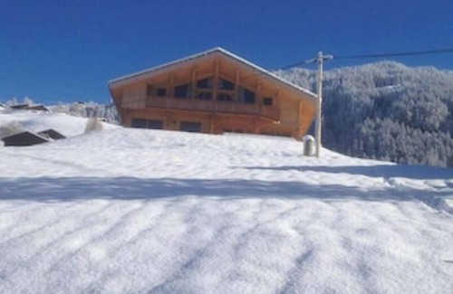 Beaufort Ski Chalet | Chalet Frison option Carole communicating 10 and 12 people (i.e. 22 people)