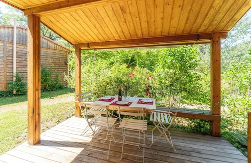 Mirabel-aux-Baronnies Ski Chalet | Chalet 'Gite Romarin' with Shared Pool, Private Terrace and Wi-Fi