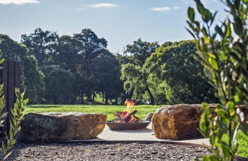 Metricup Apartment | Chalet Grove, Walburra Brook