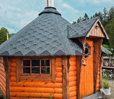Regenhutte Ski Chalet | Chalet Hüttendorf 49 gradnord