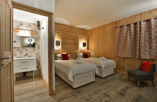 Plagne Soleil Ski Chalet | Chalet Hellebore - Plagne Soleil