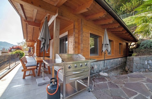 Rifiano Ski Chalet | Chalet 'Hortensie' with Mountain View, Shared Pool and Wi-Fi