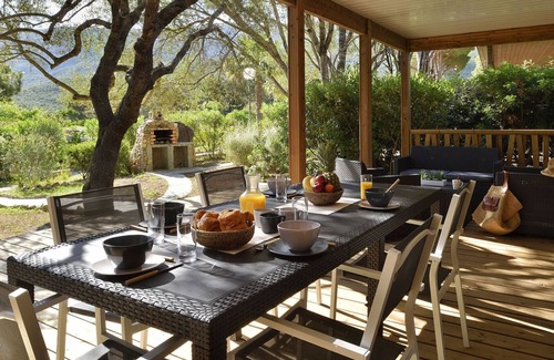 Belvedere-Campomoro Ski Chalet | Chalet in a holiday complex with direct sea access