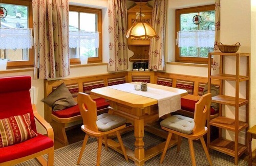 Konigsleiten Apartment | Chalet in Königsleiten near Ski Slopes